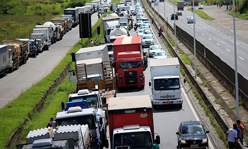 huelga de camioneros en Brasil Camioneros bloquean las principales autovías y autopistas en Brasil